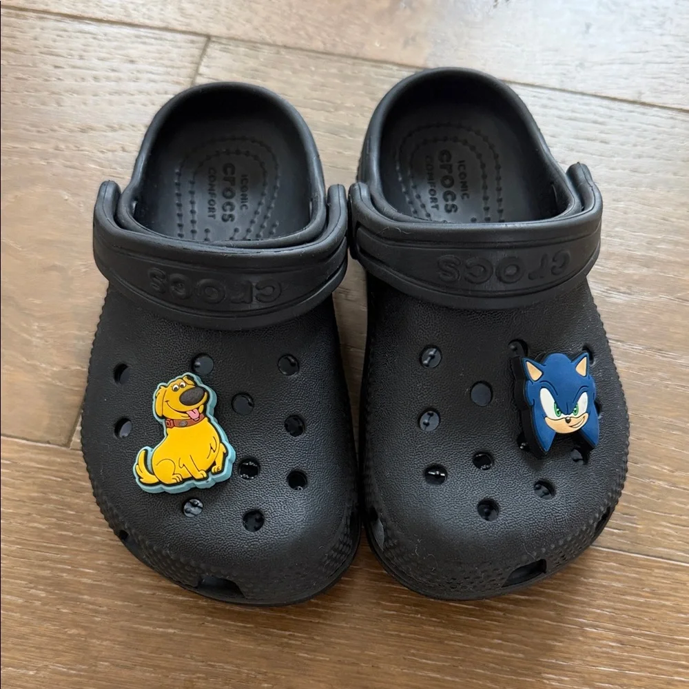 CROCS Kids Black Classic Clog with Sonic and Doug Jibbits | C9